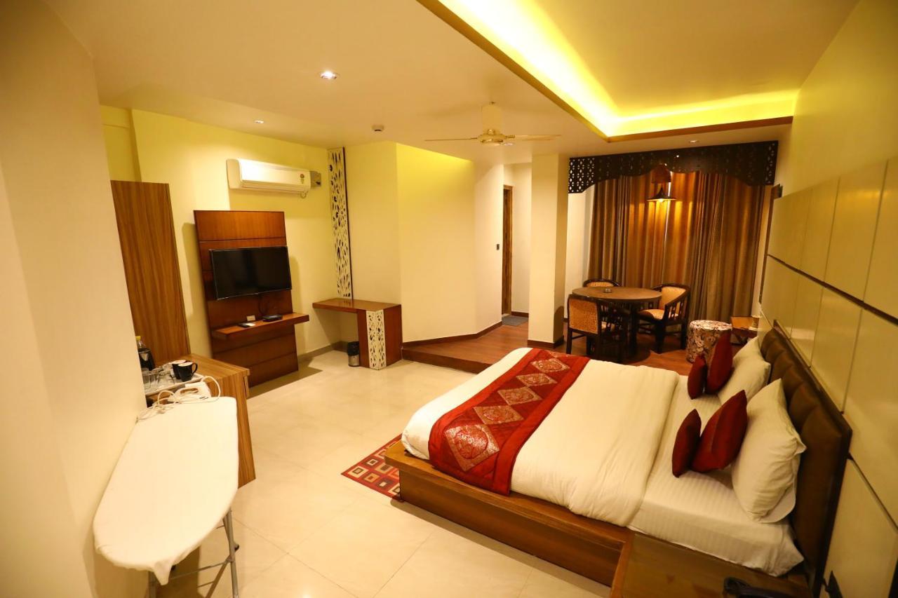Hotel Grand Kailash,Kotdwāra Exterior foto