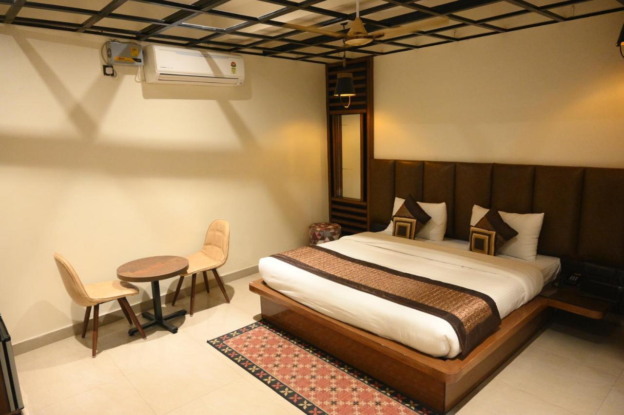 Hotel Grand Kailash,Kotdwāra Exterior foto