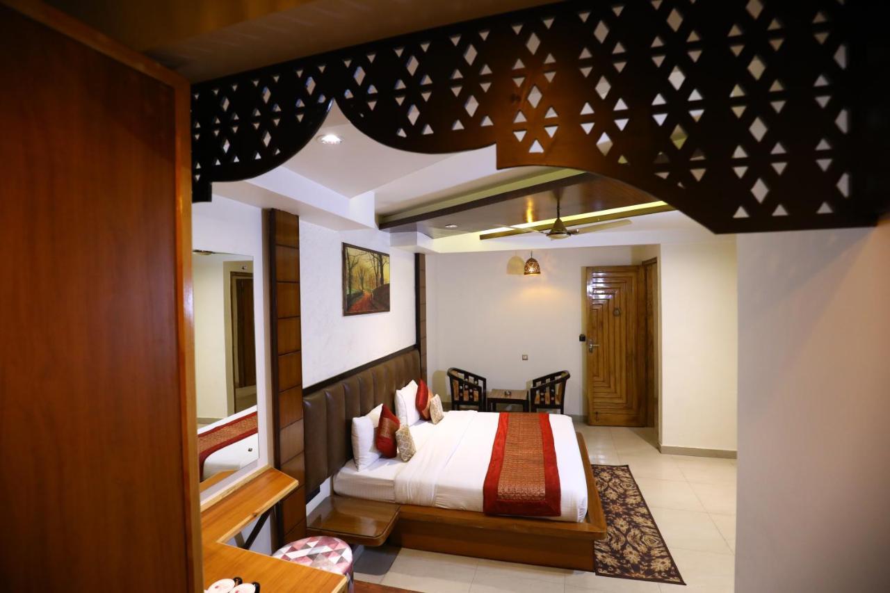 Hotel Grand Kailash,Kotdwāra Exterior foto